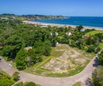 Terreno esquinero a 150 mts del mar 